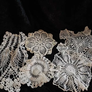 LOT OF 4 VINTAGE HAND CROCHET OFF WHITE/ECRU PINEAPPLE CROCHET DOILIES J - Picture 1 of 6