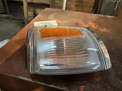 Driver Corner/Park Light Park Lamp-turn Signal Fits 92-95 4 RUNNER 565972 - Image 1 of 3