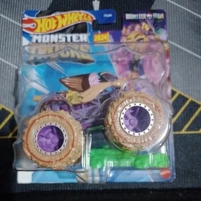 Hot Wheels Monster Trucks Monster High Clawdeen Wolf Treasure Hunt Foto 1 de 4