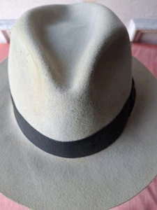 Untouchables 100% Wool Beige Men's Fedora Size L Black Band Feather Detail - Picture 1 of 7