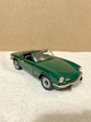 Chrono 1:18 Triumph Spitfire Convertible 1970 Green Diecast H1041 Limited Ed NEW - Image 1 of 4