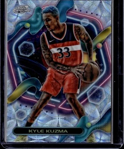 2023 Topps Chrome Cosmic Kyle Kuzma Nucleus Refractor #137 - Bild 1 von 2