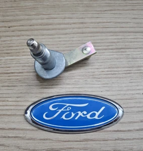 FORD GRANADA MK1 WINDOW WIPER SPINDLE 72GG17B493AA GENUINE NEW FORD RARE NOW - Picture 1 of 4