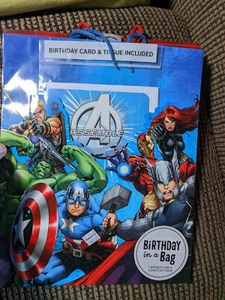 Avengers Assemble Classic Vintage Hallmark Geburtstag in einer Tasche - Bild 1 von 4