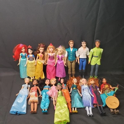 Lote de 18 bonecas de brinquedo Barbie princesas Disney Frozen Enroladas Mulan Brave Belle - Imagem 1 de 4