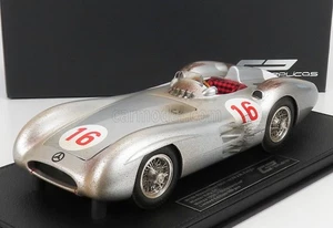 MODELLINO AUTO STATICO GP REPLICAS MERCEDES F1 W196R FANGIO 1954 SCALA 1/18 - Foto 1 di 9