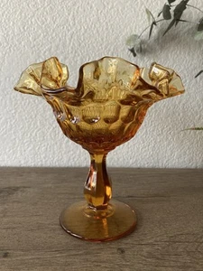 DEPRESSIONSGLAS BERNSTEINFARBEN GESTIELT GERIFFELT BONBONIERE SCHÖNER ARTIKEL ANSEHEN 6" HOCH - Bild 1 von 4