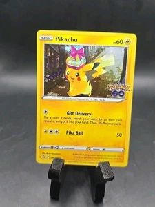 Pikachu SWSH234 Holo - Picture 1 of 2