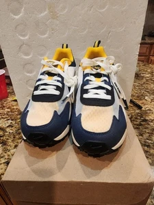 Size 9 - Nike Air Max Solo NCAA Pack - Michigan - Picture 1 of 10