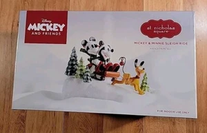 Disney St Nicholas Square Village Mickey & Minnie Schlittenfahrt mit Pluto - Bild 1 von 5