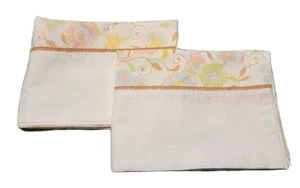 Set of 2  Vintage White Floral Muslin Pillowcases By Eli & Walker 20 X 28 - Picture 1 of 6
