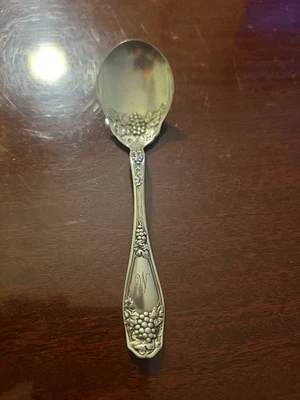 CUCHARA CAZUELA/BAYAS LISAS SÓLIDAS 1847 ROGERS BROS VINTAGE UVA (1904) 8 7/8" Foto 1 de 4