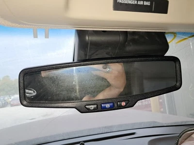Espejo retrovisor interior delantero central usado se adapta a: Chevrolet Suburban 1500 O 2015 Foto 1 de 4