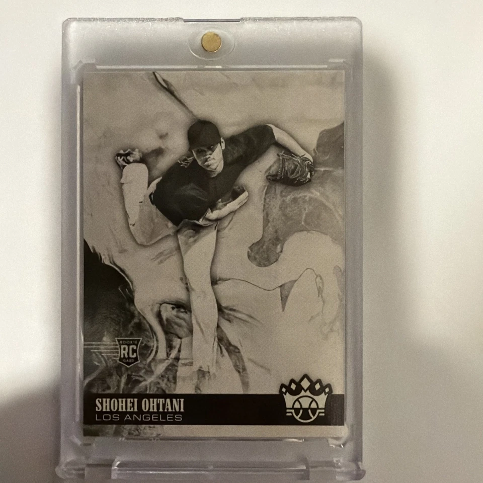 Panini Diamond Kings 2018 - Variação preto e branco Shohei Ohtani #73 (RC) - Imagem 1 de 4