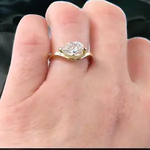 1.50 Carat Pear Cut IGI Certified Lab Grown Diamond Ring Solid 18Kt Yellow Gold - Picture 1 of 15