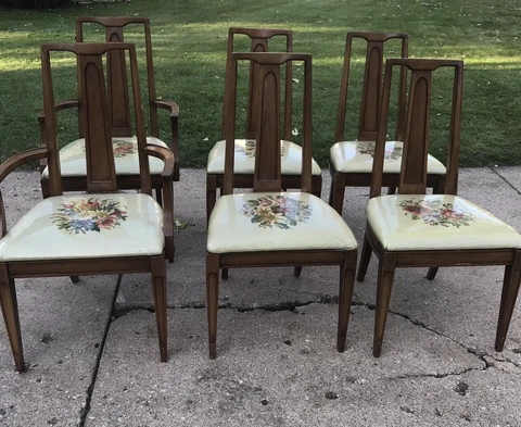 6 ~ Vtg Lenoir Broyhill 1960’s Walnut Dining Chairs Embroidered Seats & Table Cover