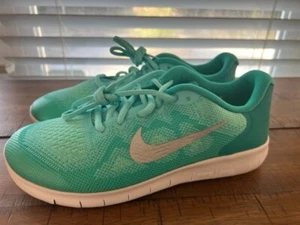 NWT Free Run Womens/Girls Size 6Y Teal/Green Running Athletic Sneaker Shoes - Picture 1 of 4