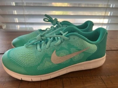 Nuevo con etiquetas Zapatillas deportivas para correr Free Run para mujer/niña talla 6Y verde azulado/verde Foto 1 de 4