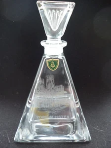 EXCELENTE BOTELLA DE AROMA DE CRISTAL DE SEÑORA QUEMADURAS GRABADA CON DISEÑO MAESTRO YORK. - Imagen 1 de 5