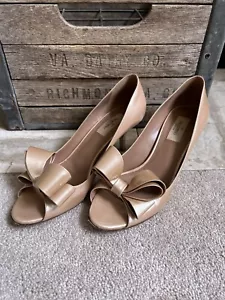 VALENTINO D'orsay champagne patent leather peep toe kitten pumps shoes 39 US 9 - Picture 1 of 12