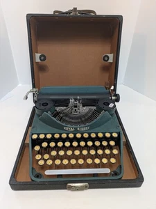 Nice 1932 Royal Signet Green Typewriter with Case, Working Condition - Picture 1 of 9