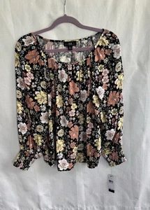 Woman's AGB top, NWT, Beautiful Flowers - Picture 1 of 10