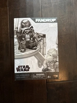 SDCC 2025 exclusivo diorama Fandrop Darth Vader vs Luke Skywalker SW00 Foto 1 de 2