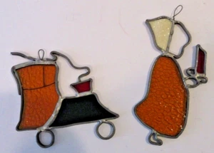 VINTAGE Paar Bleiglas Weihnachten Sonnenfänger - Train & Caroler - Bild 1 von 7