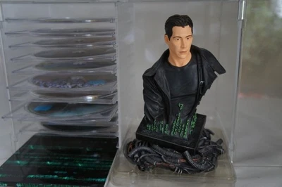 Limited Edition Ultimate MATRIX Collection 10 DVDs mit Figur Acryl-Box  - Bild 1 von 4
