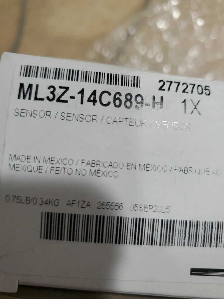 Radar de punto ciego genuino Ford, Lincoln ML3Z-14C689-H Foto 1 de 3