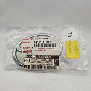 75311AC020 Genuine Toyota EMBLEM, RADIATOR GRILLE (OR FRONT PANEL) 75311-AC020 - Foto 1 di 3