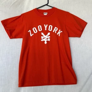 Camiseta Zoo York Roja Gráfica - Hecha en Tailandia - Talla S - Adolescentes  - Imagen 1 de 4