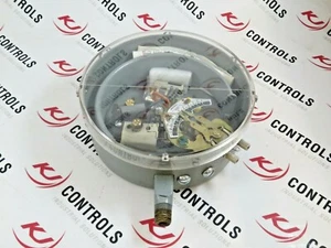 Dwyer Mercoid DA-31-2-3A Mercury Pressure Switch - Picture 1 of 5