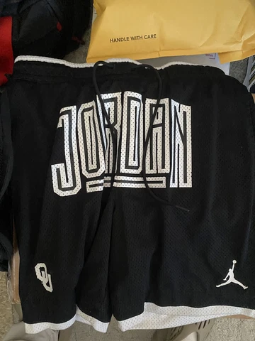 Oklahoma Jordan Men’s Medium Black Team Issued Shorts Cover