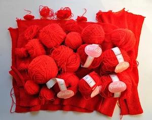 651g Lot Red Reynolds Parfait Nylon Orlon Blend Yarn Sweater UFO Balls Skein VTG - Picture 1 of 7