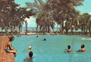 Varadero Cuba Pool Postcard - Picture 1 of 2