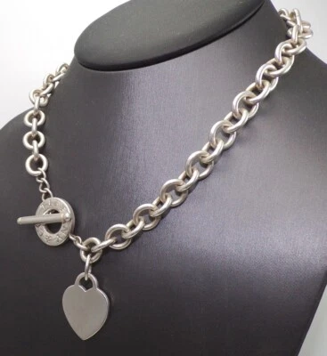 Collar Tiffany & Co con dije de corazón en blanco y etiqueta de plata de ley 16,5" FZ Foto 1 de 4