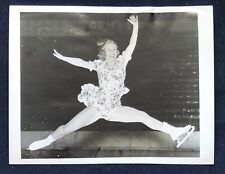 17 yr old Gretchen Merrill wins 1943 Figure Skating Championship NYC Press Photo