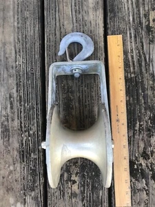 Crosby Aluminium Sheave  Pulley (6"x 4") with galvanized hanging block - Picture 1 of 5
