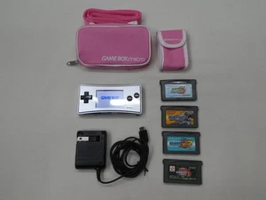 Nintendo Game Boy Micro Silber Konsole funktioniert mit Ladegerät 4 Spiele Case GBA - Bild 1 von 7