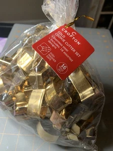 16 piece Christmas cookie cutter set Stainless Steel Gold holiday kids party - Picture 1 of 9