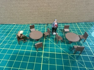 O Scale Tables & Chairs - Picture 1 of 2
