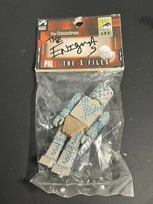 SDCC Palisades Palz X-Files Series 1 2005 The Enundrum 'Firmado por Enigma' - Nuevo de Lote Antiguo Foto 1 de 3