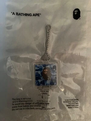 Llavero Bape Ape Azul Camuflaje Cuadrado Nuevo Sellado Baño Auténtico ENVÍO EN EE. UU. Foto 1 de 2