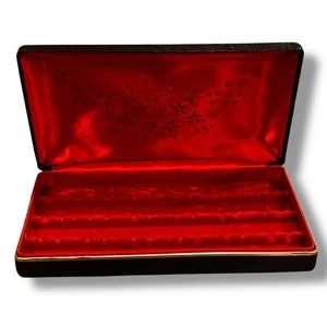 Joyero de tapa dura rectangular MCM de colección negro con interior de terciopelo rojo - Imagen 1 de 7