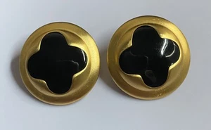 Orecchini Vintage ANNE KLEIN Tono Oro Opaco Smalto Nero Clip On Non Firmati - Foto 1 di 3