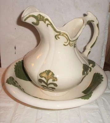 Большой винтажный набор кувшинов и раковин ручной росписи - Изображение 1 из 4