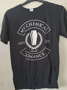 CAMISETA OFICIAL MY CHEMICAL ROMANCE 'NUEVA JERSEY 2001-2013' ATAÚD - TALLA MEDIANA - Imagen 1 de 4