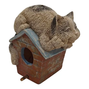 Vintage Harz süße Katze auf Vogelhaus  - Bild 1 von 9