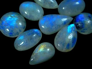 186 Cts- White Rainbow Moonstone Good Quality Mix Shaped Smooth Cabochons Parcel - Picture 1 of 11